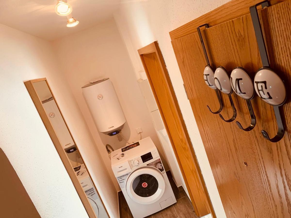 Felix Living 5, Modern & Cozy 2 Zimmer Wohnung, Terrasse, Parkplatz Salzweg Exteriör bild